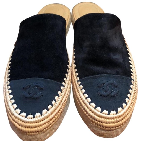 SOLD Chanel Suede CC Espadrille Mules - Picture 2 of 8